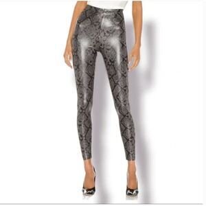 7 For All Mankind Faux Leather Leggings Womens Small Snakeskin High Rise
